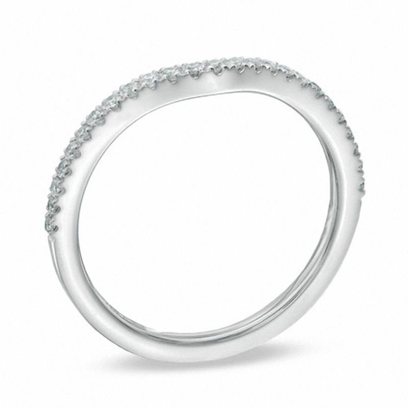 Vera Wang Wedding Band - Picture 2 of 8